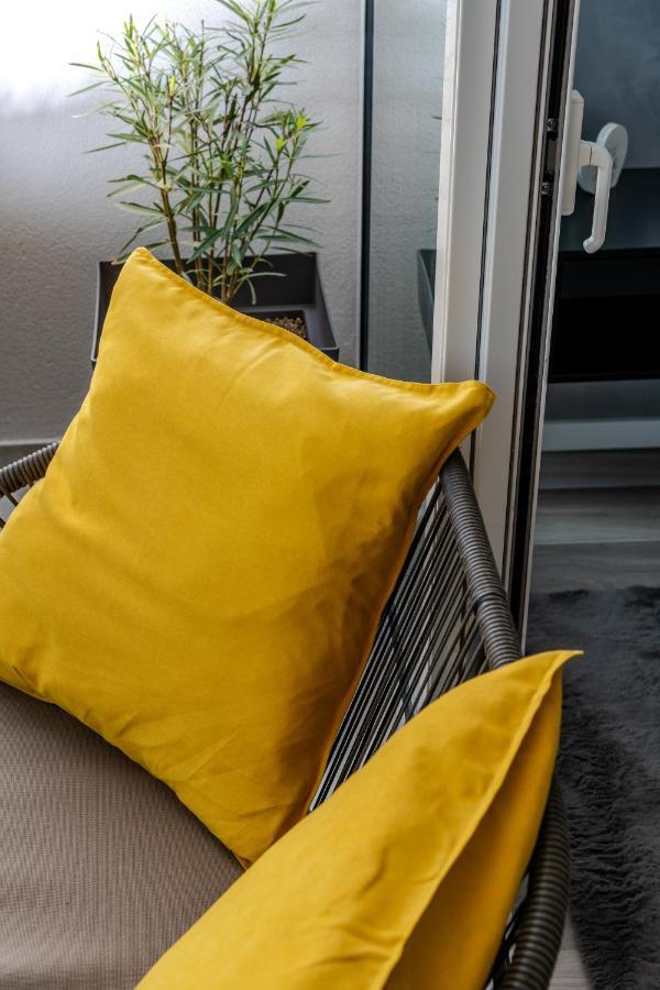 Luxury Apartment Sandra สปลิท ภายนอก รูปภาพ